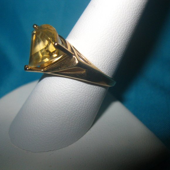 14K  Yellow Gold Citrine Ring - Picture 7 of 9